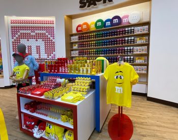 m&m store disney springs